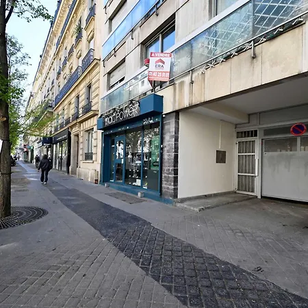 Fresh Large Studio For 4 Paris